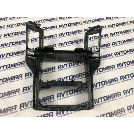 Накладка торпедо центральная Opel Zafira B 2005-2011 13162556